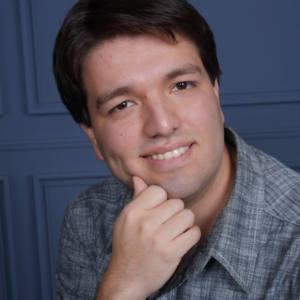 Aaron Saenz